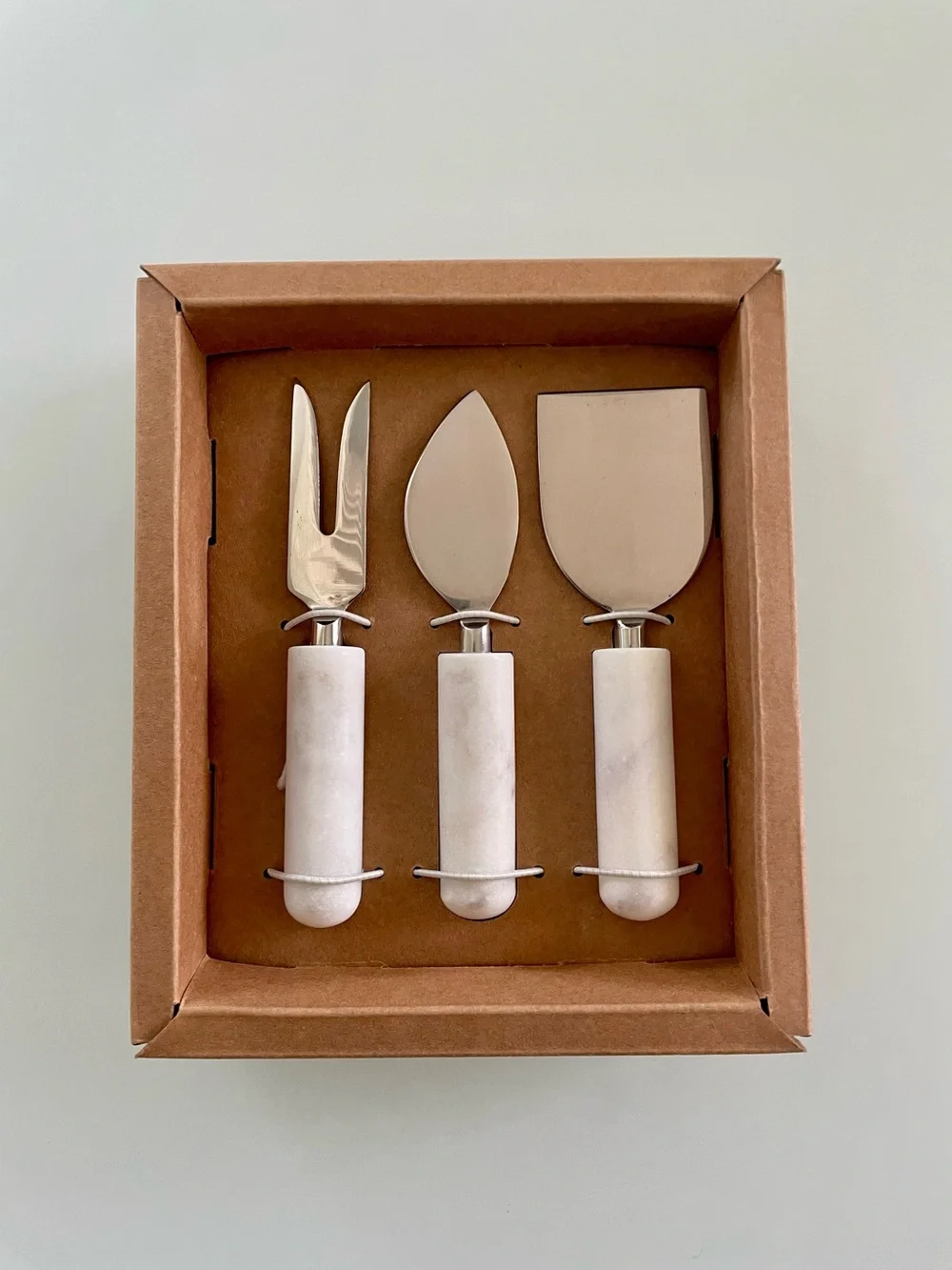 Crate & Barrel - Marble Handle Cheese Knife Set - White